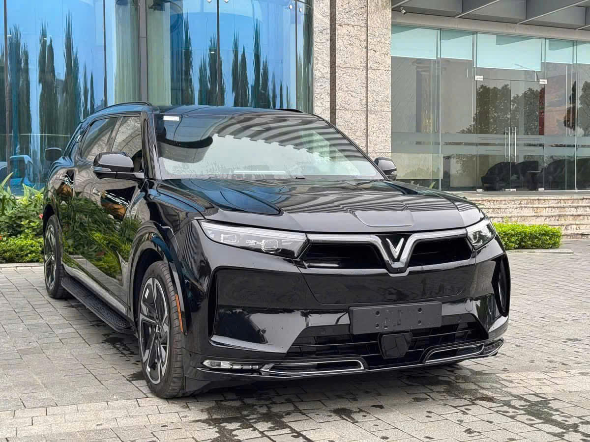 Bảng Giá Xe VinFast VF 9 : Cập Nhật Mới Nhất & Ưu Đãi Độc Quyền